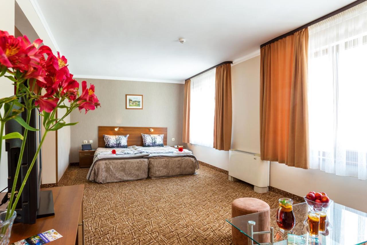 Hotel Romantika Velingrad Exteriör bild